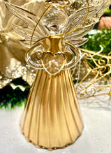 Load image into Gallery viewer, Gold Fluted Angel Santas little painters