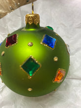 Load image into Gallery viewer, Green jewels 80mm Santas little painters