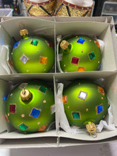 Load image into Gallery viewer, Green jewels 80mm Santas little painters