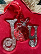 Load image into Gallery viewer, Joy Hanging Santas little painters
