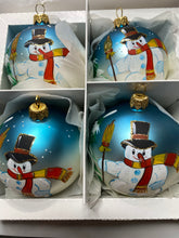 Load image into Gallery viewer, Nutcracker Santas little painters
