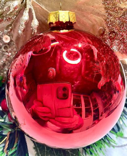 80mm Red Glass Bauble Santas little painters