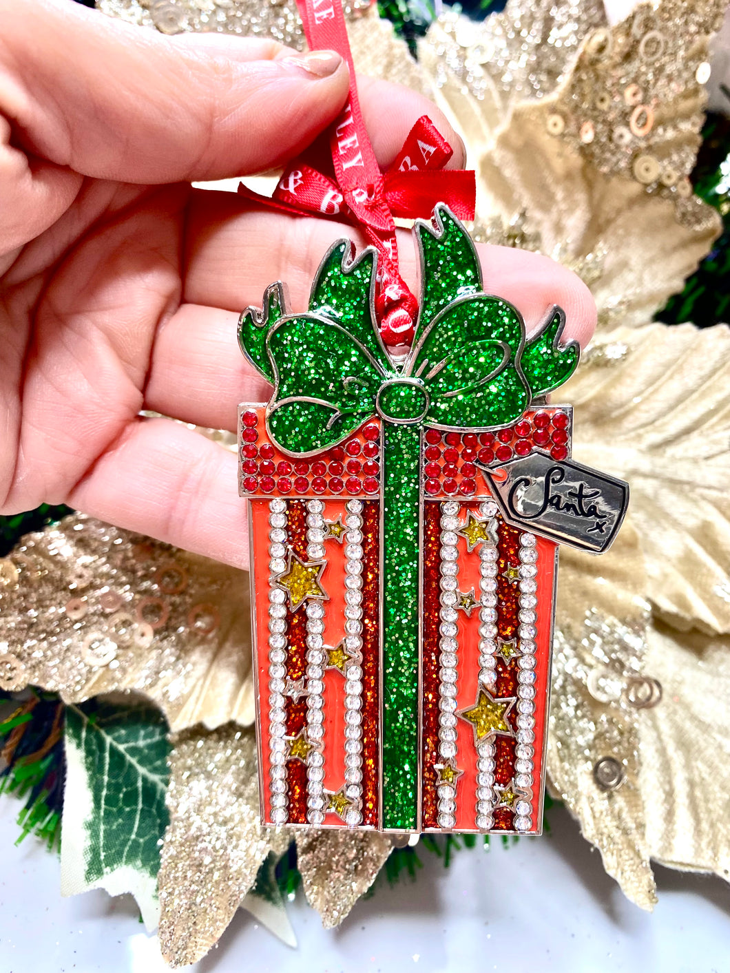 Present Hanging Santas little painters