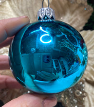 Load image into Gallery viewer, 60mm Light Blue Shiny Glass Santas little painters
