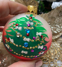 Load image into Gallery viewer, 60mm Red Decorated Tree Santas little painters
