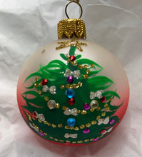 Load image into Gallery viewer, 60mm Red Decorated Tree Santas little painters
