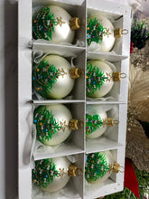 Load image into Gallery viewer, 60mm green decorated tree Santas little painters
